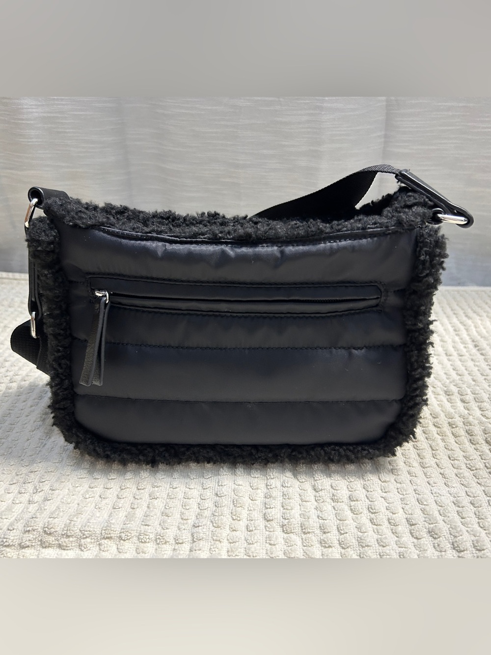 Aspen Black Puffer Crossbody Bag Sherpa Trim Quilted Nylon Messenger Small S